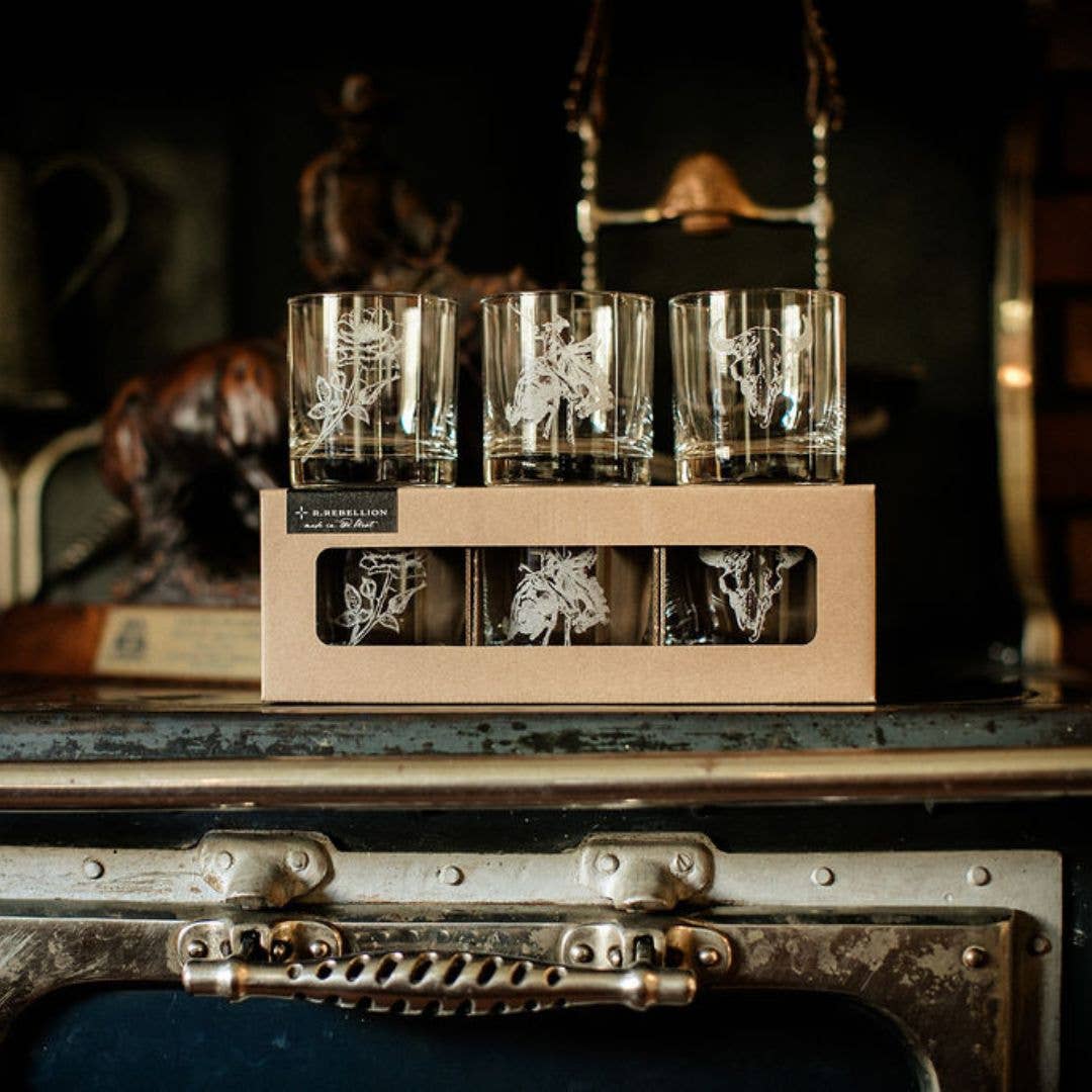 Western Inspired Etched Old Fashioned Whiskey Glasses Set/3